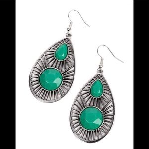 Prima Donna Diva Green Earrings
